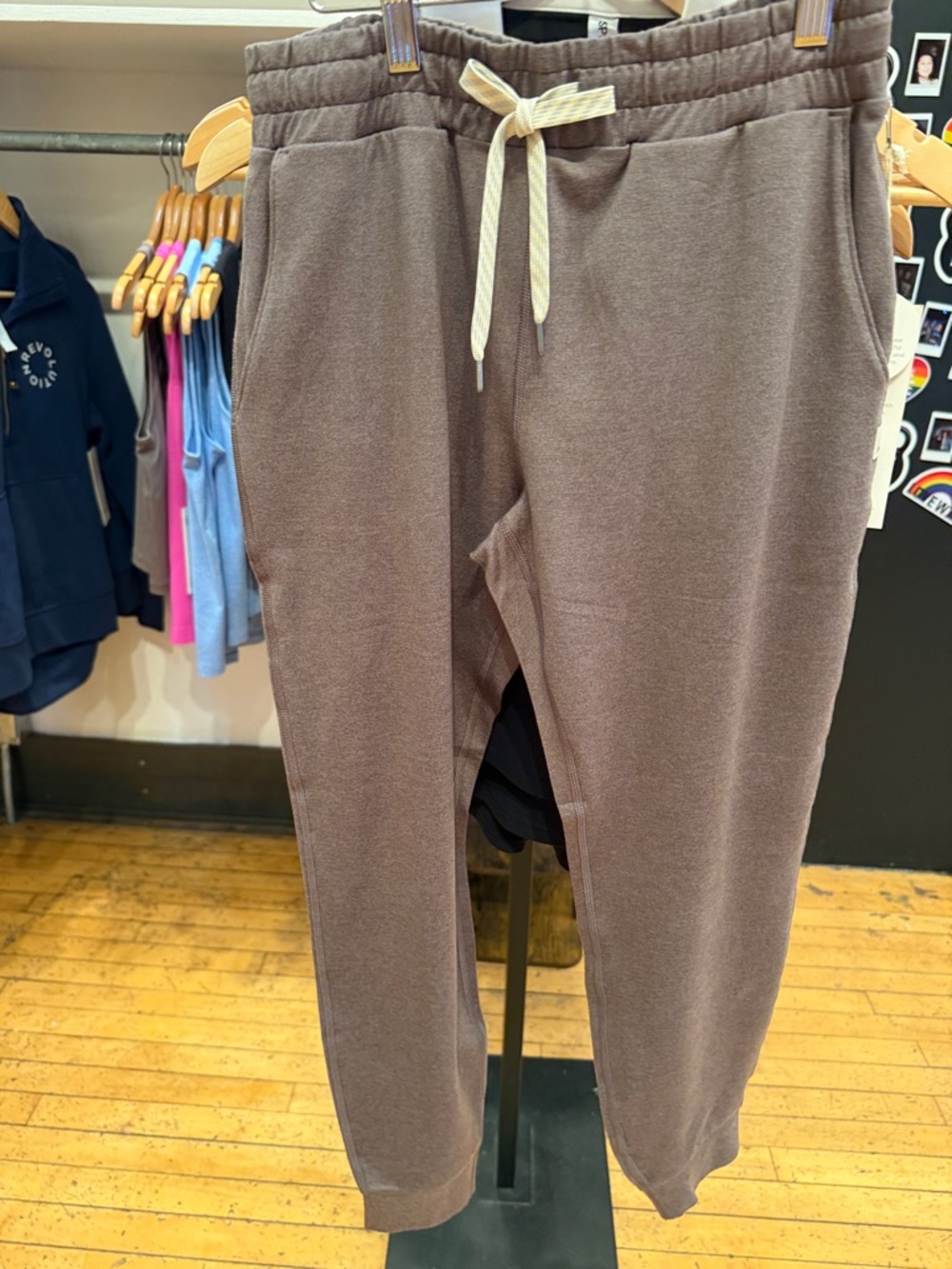 Vuori Performance Jogger, NWT chia Heather